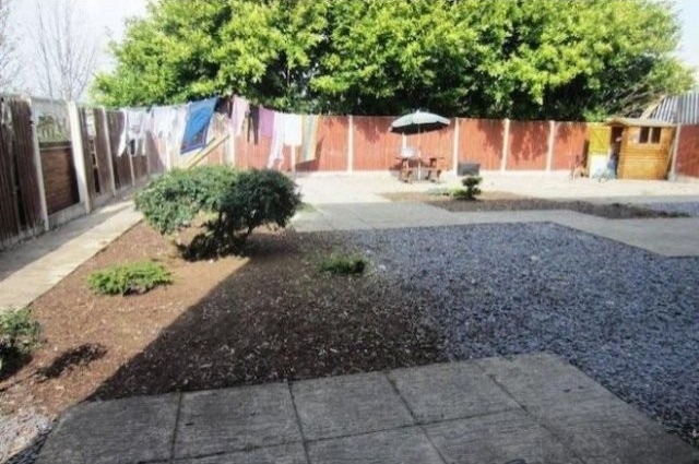 2 Bed Flat/Apartment To Let
