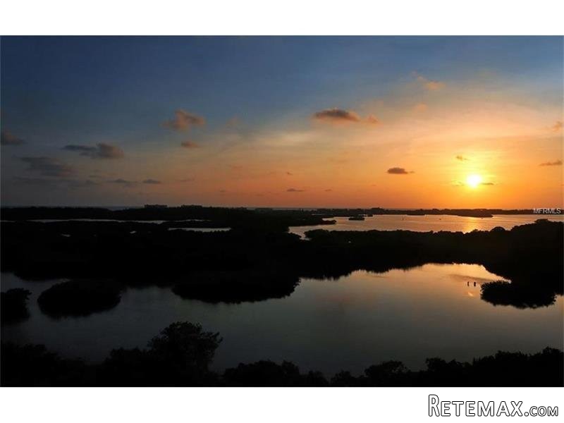 3 bedroom Town House For Sale: 409 N..