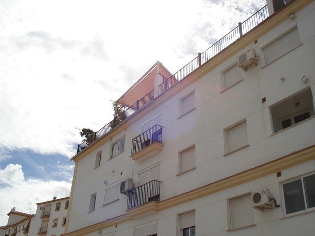 Apartment - This penthouse apartment is..