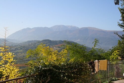 Fantastic large property in a stunning.. - 2