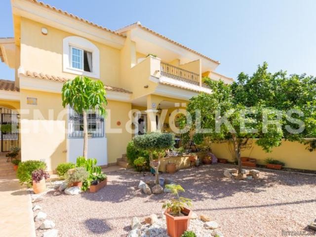 Beautiful semi-detached villa in great.. - 2