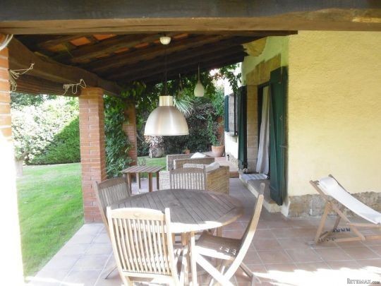 2 Bedrooms - Detached Villa - Girona -..