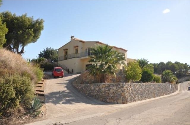 4 Bedrooms - Villa - Alicante - For Sale
