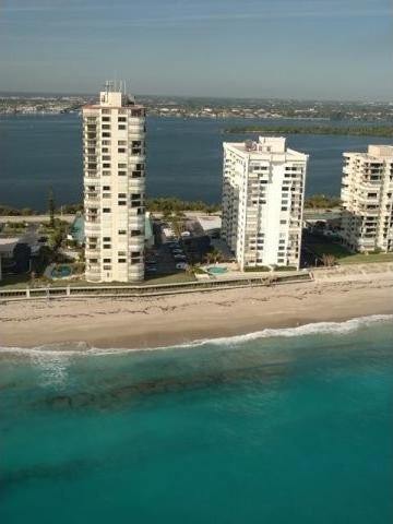 2 bedroom Residence For Sale: Singer..
