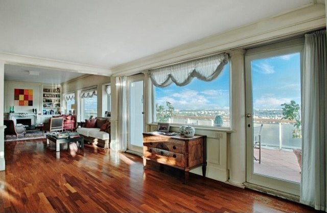 4 Bedrooms - Attic - For Sale