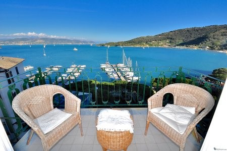 Porto Venere Apartment With Balcony