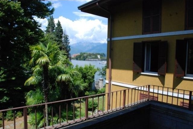 2 bedroom Apartment For Sale: Stresa, IT