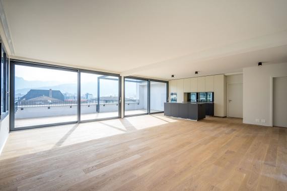 ONETWENTY - EXCLUSIVE ROOFTOP APARTMENT..