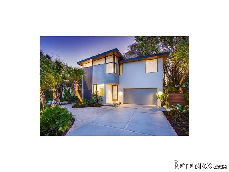 3 bedroom House For Sale: 1414 S Osprey.. - 2