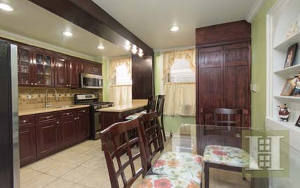 2 bedroom Apartment For Sale: 1075.. - 2