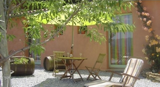 Propriete Avec Activite De Chambres..