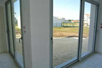 3 Bedrooms - Villa - Poitou-Charentes -.. - 2