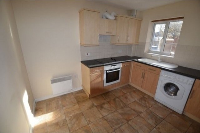2 Bed Flat/Apartment To Let in..