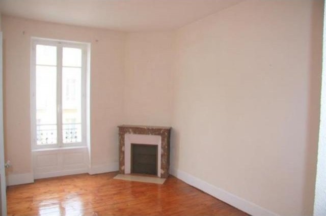 3 bedroom Flat For Sale: 63140.. - 2