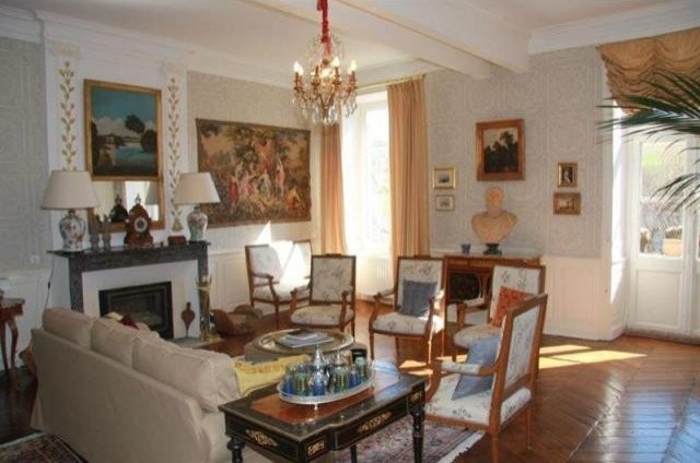 5 bedroom House For Sale: 63700.. - 2
