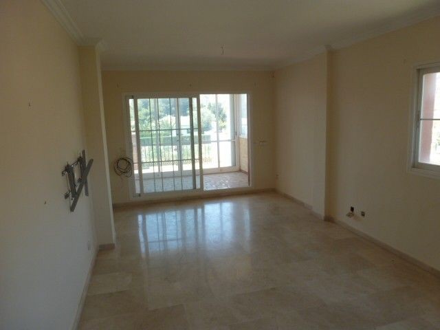 Apartment - Bank repossession. 3 bed.. - 2