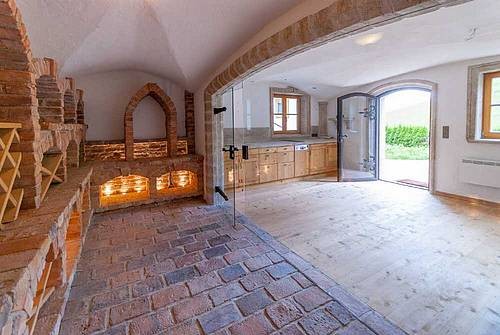 Ski in-Ski out! 3 storey apartment..