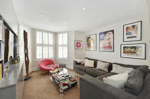 3 Bedrooms - Apartment - London - For..