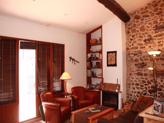 Maison De Village Avec Terrasse Et T1..