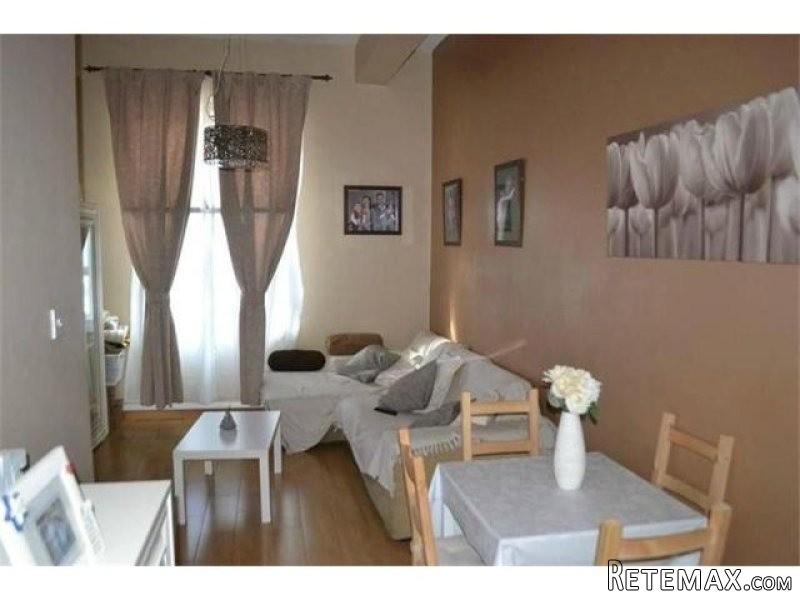 2 bedroom Apartment For Sale: Rosia..