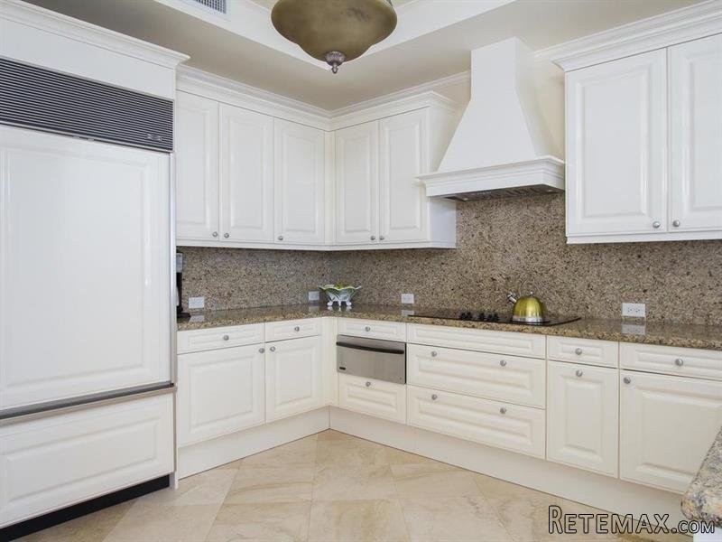 3 bedroom Flat For Sale: 200 E Sea.. - 2