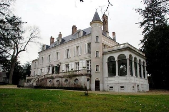 8 bedroom Castle For Sale: 45000 ORLEANS