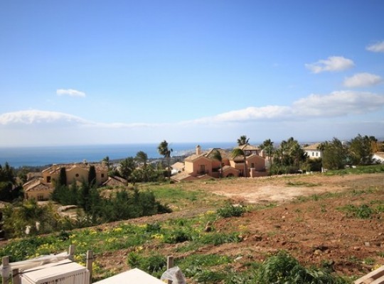 Plot for sale in Sierra Blanca..