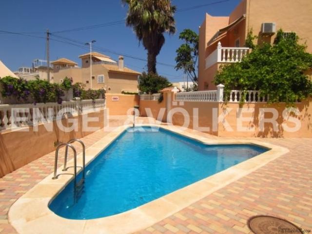 WONDERFUL TOWNHOUSE WITH DIRECT SEA.. - 2