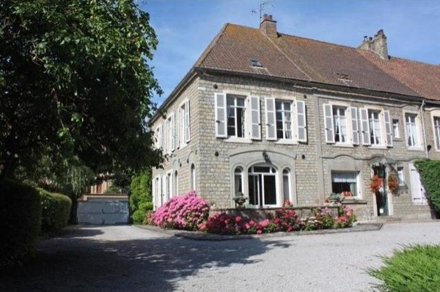 4 bedroom House For Sale: 62360 PROCHE..