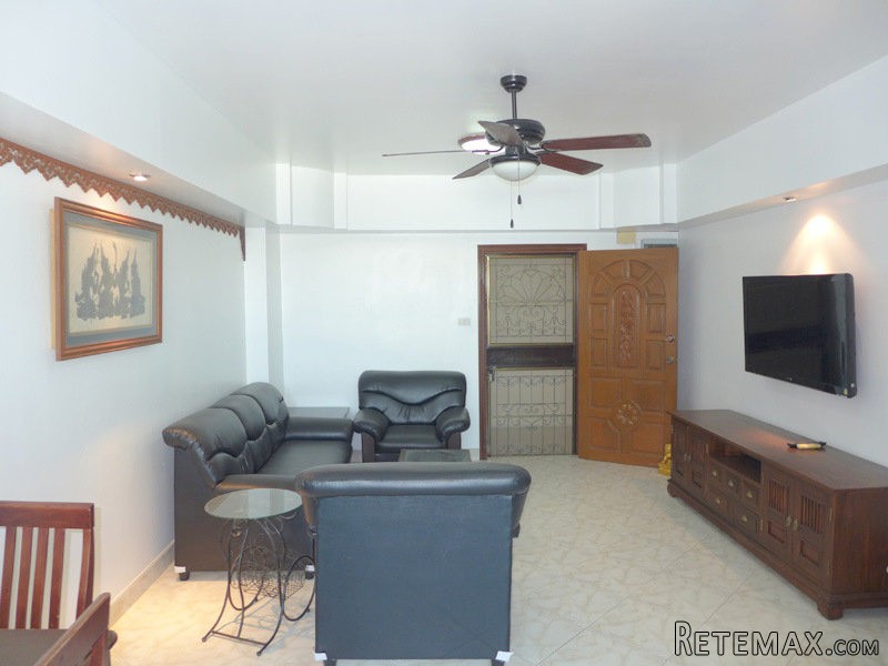 Spacious 1 bedroom condo at quiet yet.. - 2