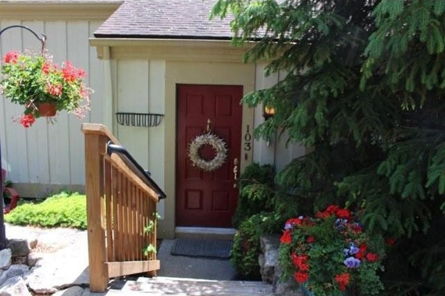3 bedroom Condominium For Sale: South..