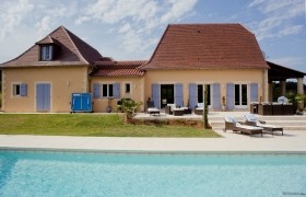 Superb Contemporary House With Heated..