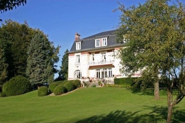 8 bedroom House For Sale: 02200 SOISSONS - 2