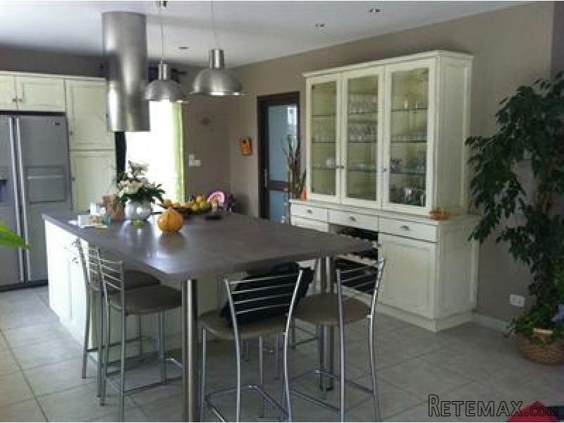 4 Bedrooms - House - Poitou-Charentes. - 2
