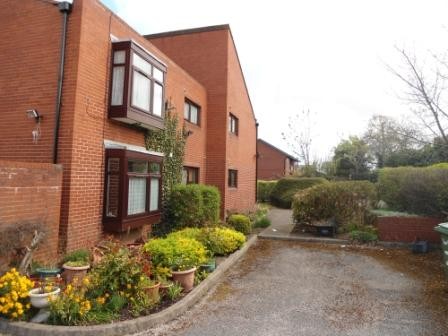 1 bedroom Flat to rent in Wirral