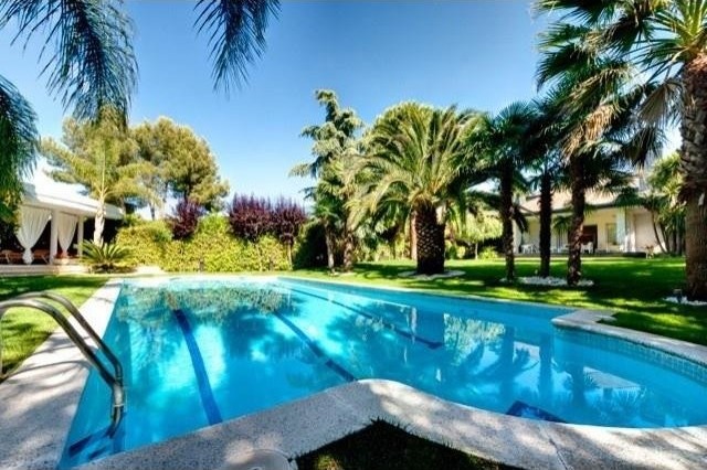 5 bedroom Detached House For Sale:.. - 2