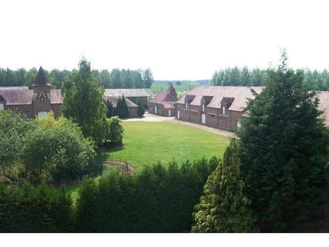 House For Sale: 02300 CHAUNY - 2