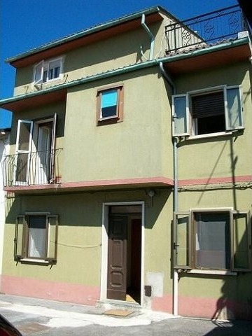 Habitale townhouse in a fantastic town.. - 2