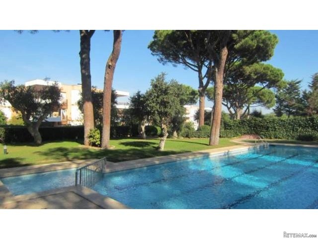 BRIGHT APARTAMENT WITH SWIMMING POOL IN..
