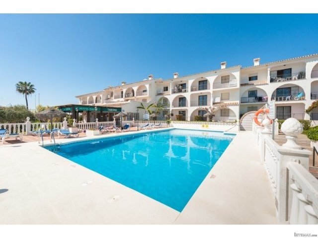 Las Farolas Apartments