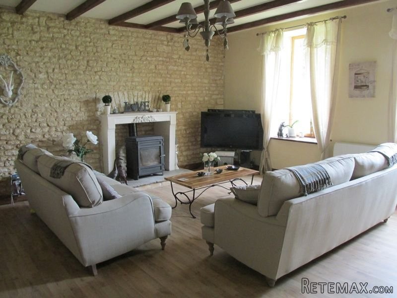 Beautiful Renovated Detached Stone.. - 2