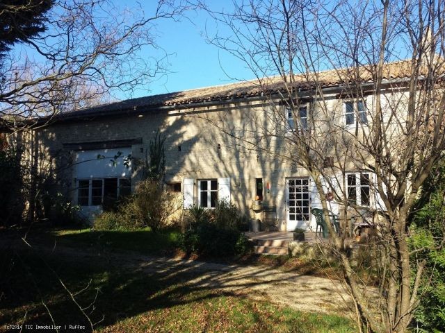 Charming 3 bedroomed stone house - Near..