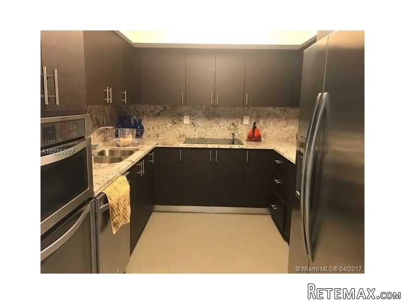 3 bedroom Flat For Sale: 3600 Mystic.. - 2