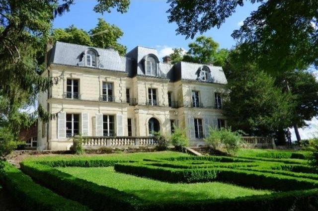 9 bedroom Castle For Sale: 02400..
