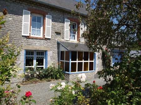 Character House 2kms from Beach