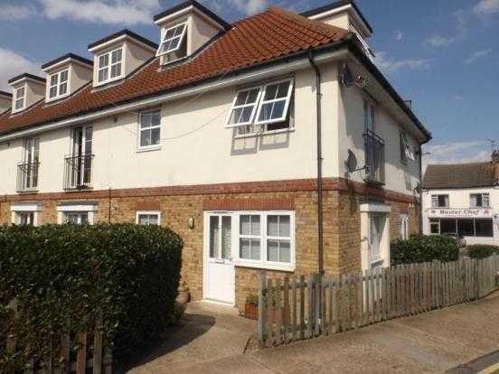 2 bedroom, Flat house for sale