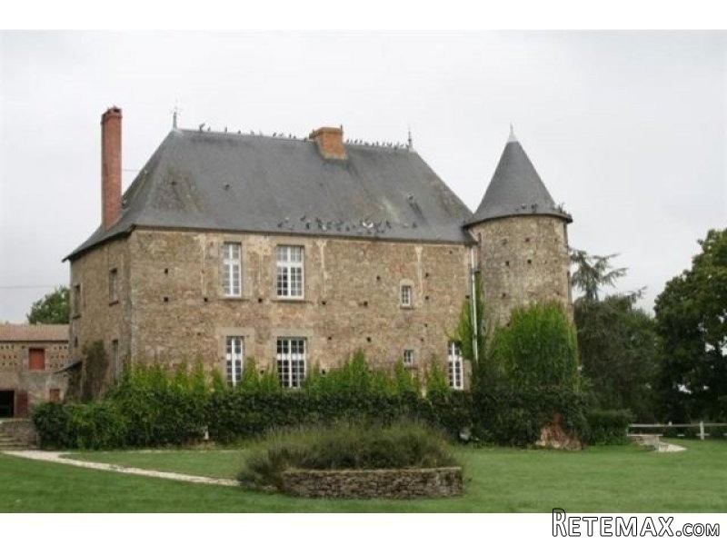 2 bedroom Castle For Sale:85000 VENDEE