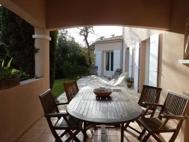 5 bedroom Villa For Sale: 17370 SAINT.. - 2