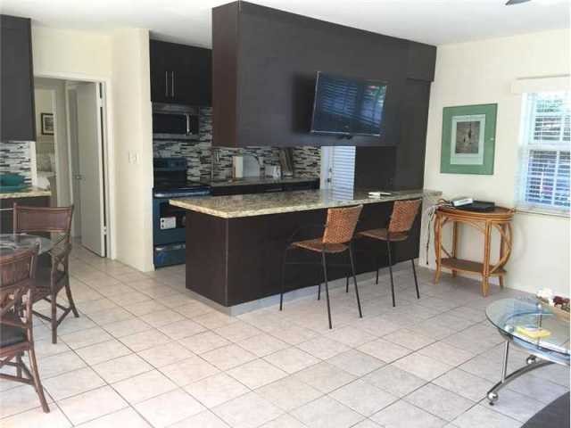 2033 NE 33 AV, Fort Lauderdale, FL re