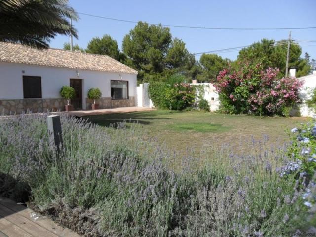 3 bedroom Villa For Sale: Detached..